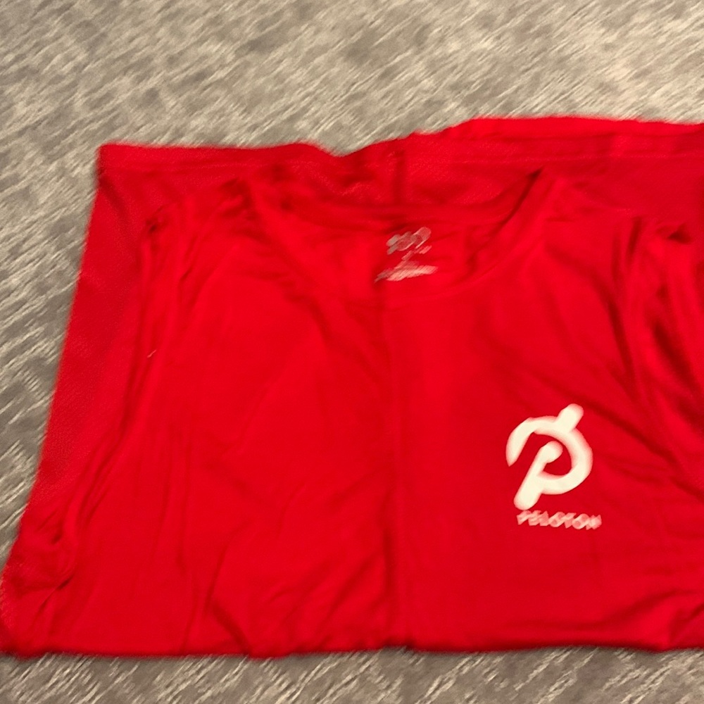 Peloton top